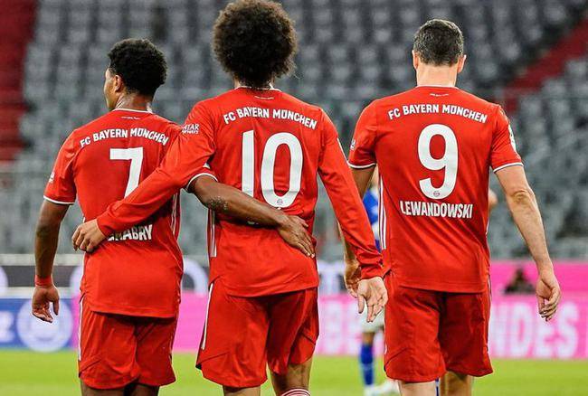  拜仁慕尼黑十连胜巩固德甲霸主地位